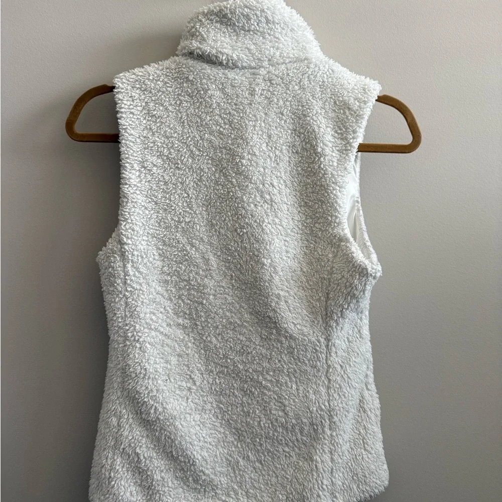 Patagonia White Sherpa Fleece Vest - Zip Front - Womens XS - Picture 2 of 3